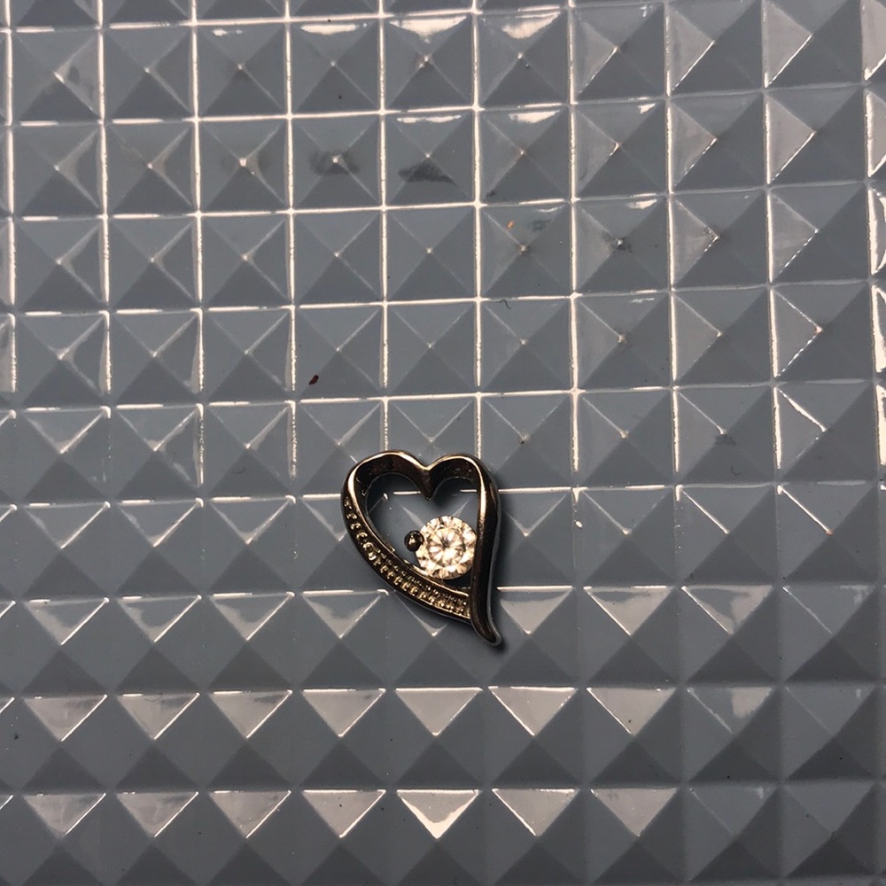 Jared's White Gold & Diamond heart pendant ($285)